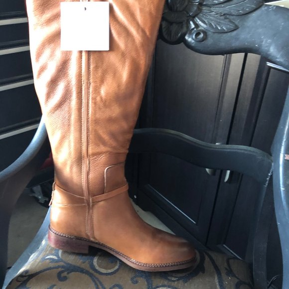 Left Boot Only - Picture 2 of 3